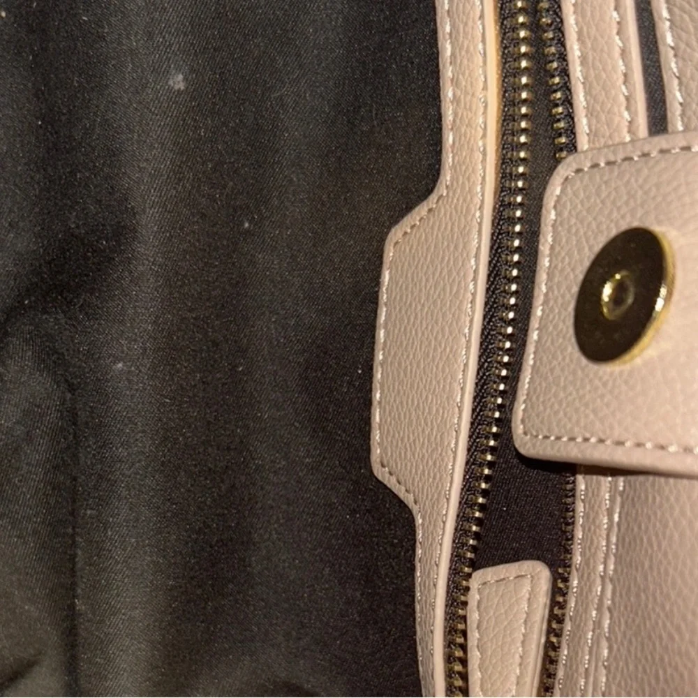 Polene Soft Beige Leather Shoulder Bag - Picture 2 of 3